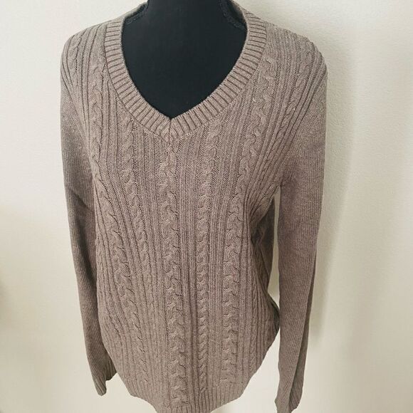 NWT Classic V-Neck Sweater  - Picture 3 of 6